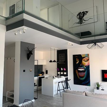 Two-Levels Penthouse With A Garden In The City Center Apartment วูดช์ ภายนอก รูปภาพ