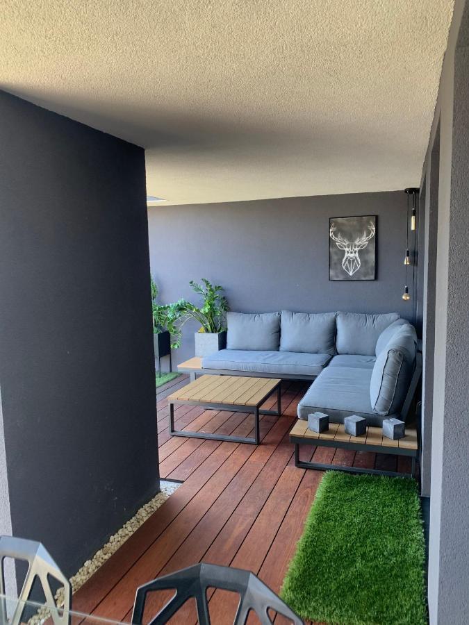 Two-Levels Penthouse With A Garden In The City Center Apartment วูดช์ ภายนอก รูปภาพ